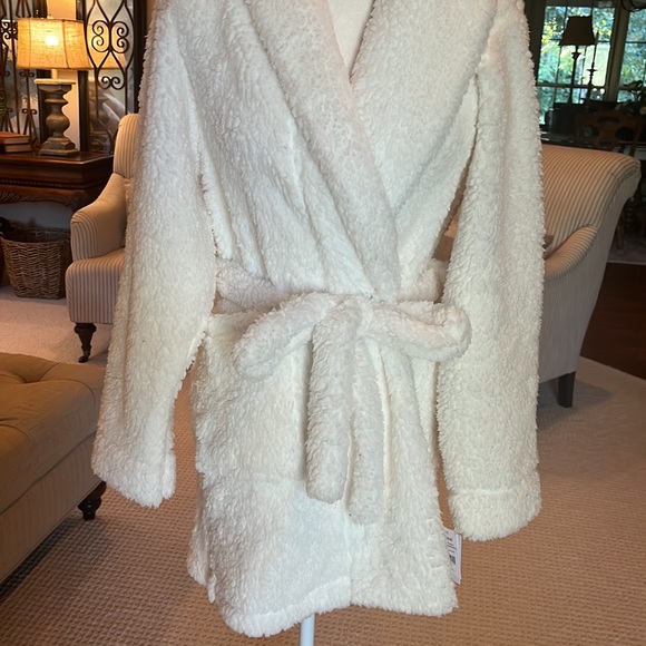 Josie Warm White Dreamcatcher Robe in L/XL - Picture 8 of 17